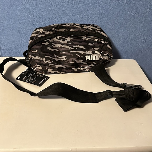 Puma Handbags - Puma Adjustable Strap Zippered Pocket Locker Loop Haul Handle WaistPack.